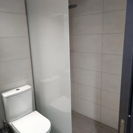 Apartament George's House